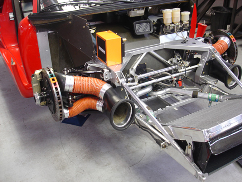 Illustration for article titled Ferrari F40 LM: Supercar Teardown